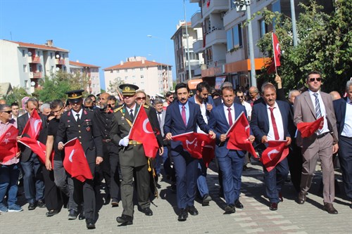 29 Ekim Cumhuriyet  Bayramı yürüyüşü ve çelenk sunma töreni gerçekleştirildi.